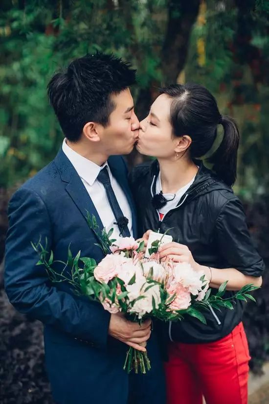 求婚钻戒多少钱_求婚钻戒_求婚钻戒还是黄金戒好