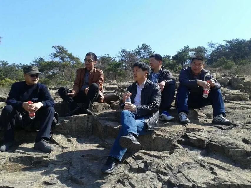 驻跸怎么读_驻跸什么意思_驻跸