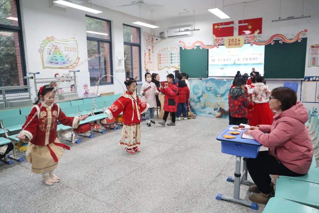 组词玩具_玩的组词_组词玩什么