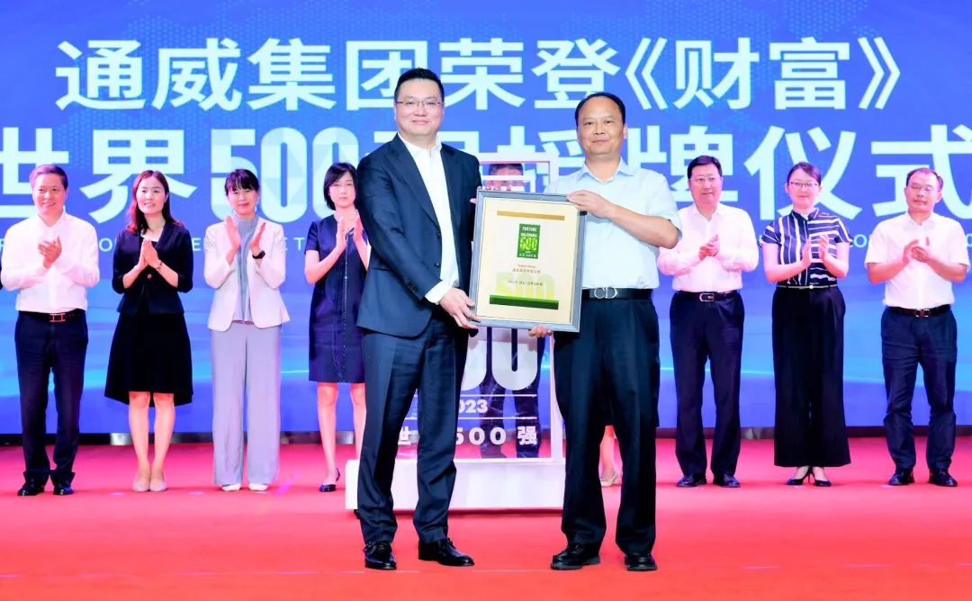 担当时代使命作文800字_担当时代责任的人物事例_时代担当