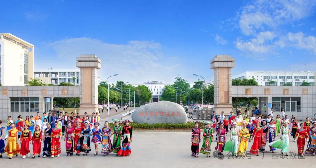 广西大学学校有几所_广西大学学校有少学民族食堂_广西三本大学有哪些学校