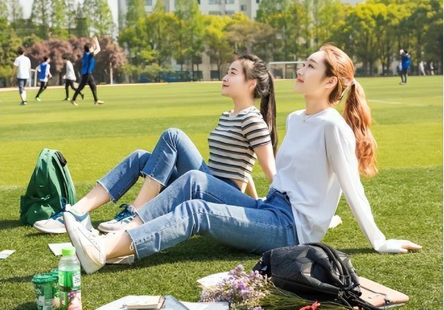 大学上课时间_大学上课是怎么安排的_几岁上大学