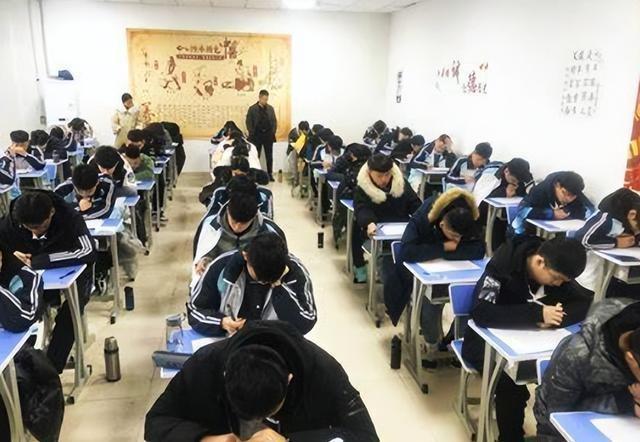大学上课时间_几岁上大学_大学上课是怎么安排的