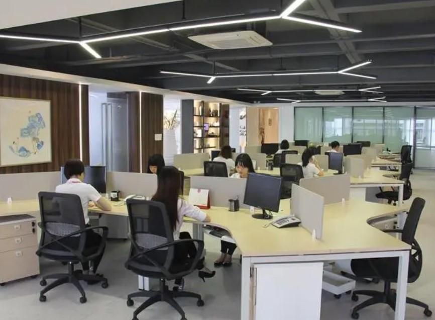 几岁上大学_大学上课能玩手机吗_大学上课时间