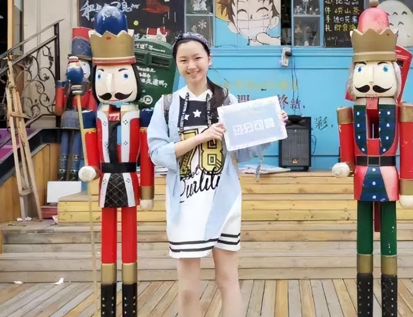 大学上课时间_几岁上大学_大学上课能玩手机吗