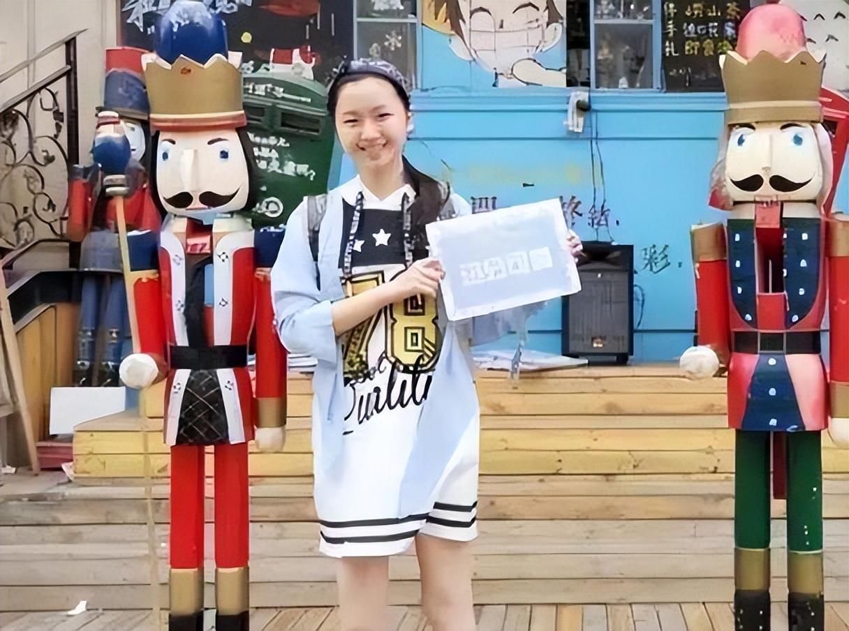 大学上课能玩手机吗_几岁上大学_大学上课时间