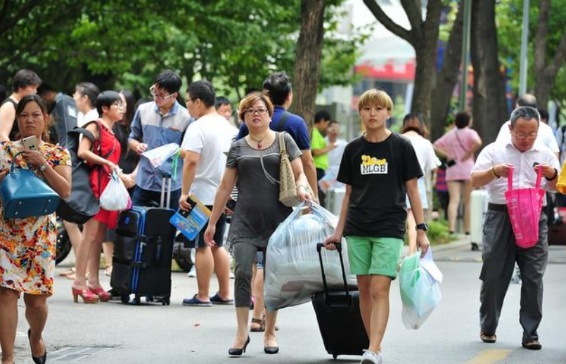 大学上课时间_大学上几年_几岁上大学