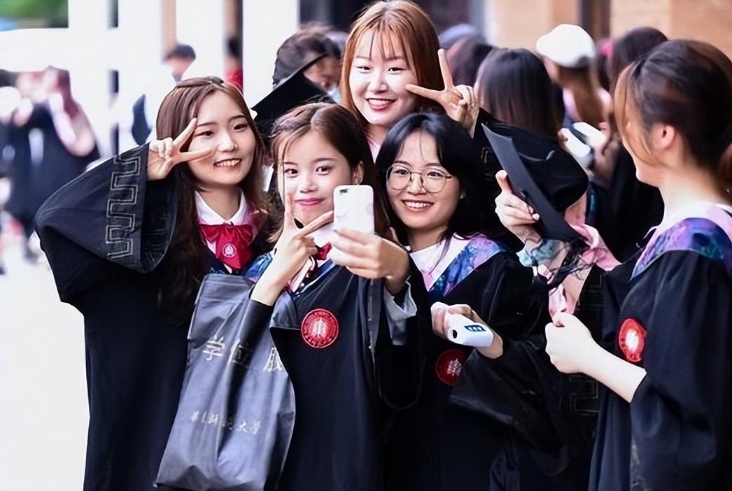 大学上课时间_大学上几年_几岁上大学