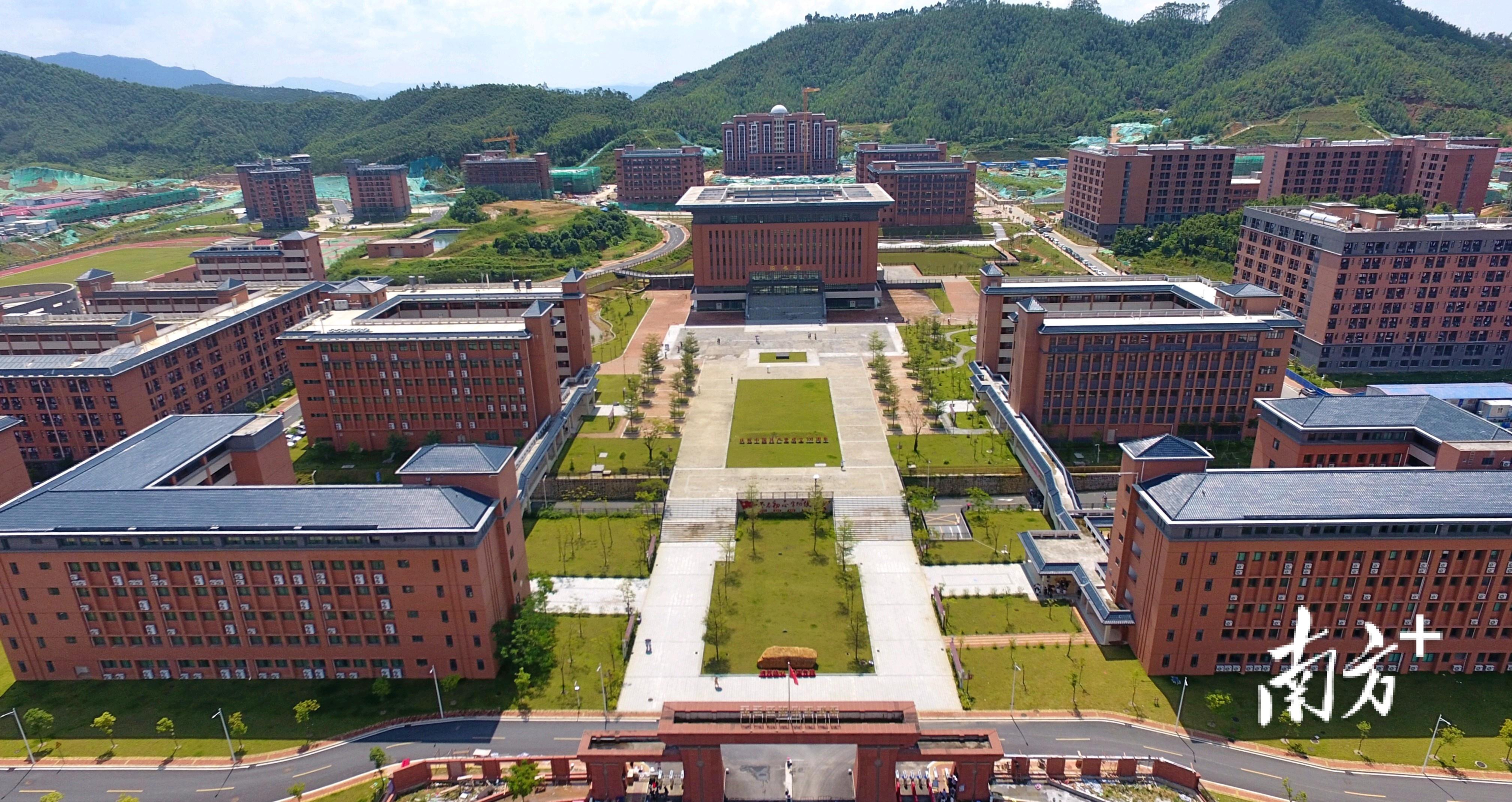 黄埔职业学校技术怎么样_黄埔职业技术学校_黄埔技术职业学校有什么专业