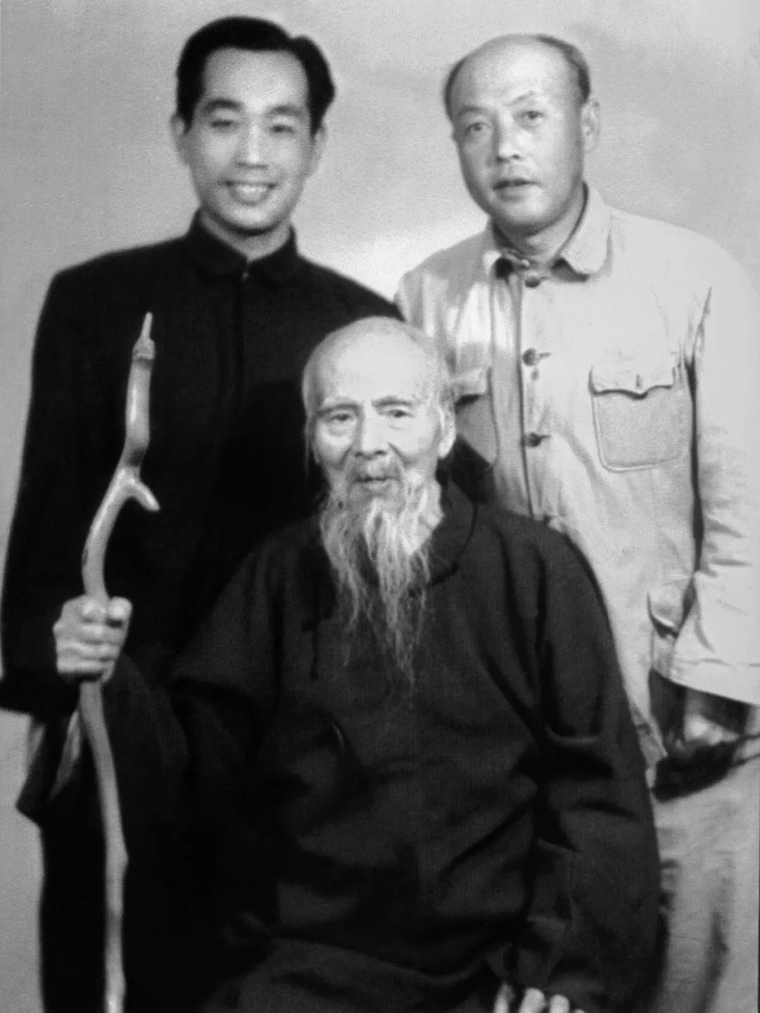 黄永玉的画值钱吗_黄永玉的画值多少钱_黄永玉的画一尺多少钱