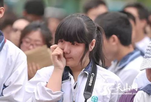 惊坐起前半句是什么_惊坐起诗句_惊坐起前一句