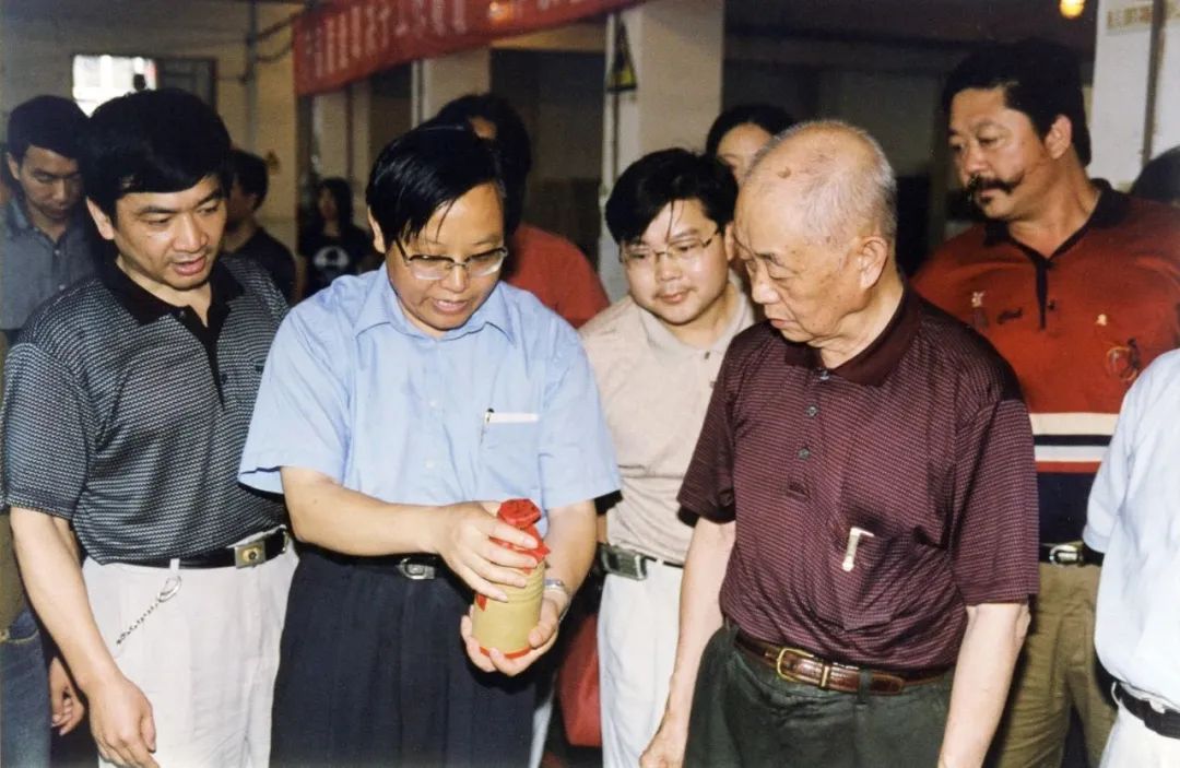 黄永玉的画现在市场价_黄永玉的画值钱吗_黄永玉的画值多少钱