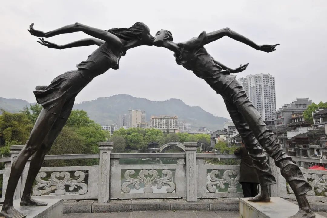 黄永玉的画现在市场价_黄永玉的画值钱吗_黄永玉的画值多少钱