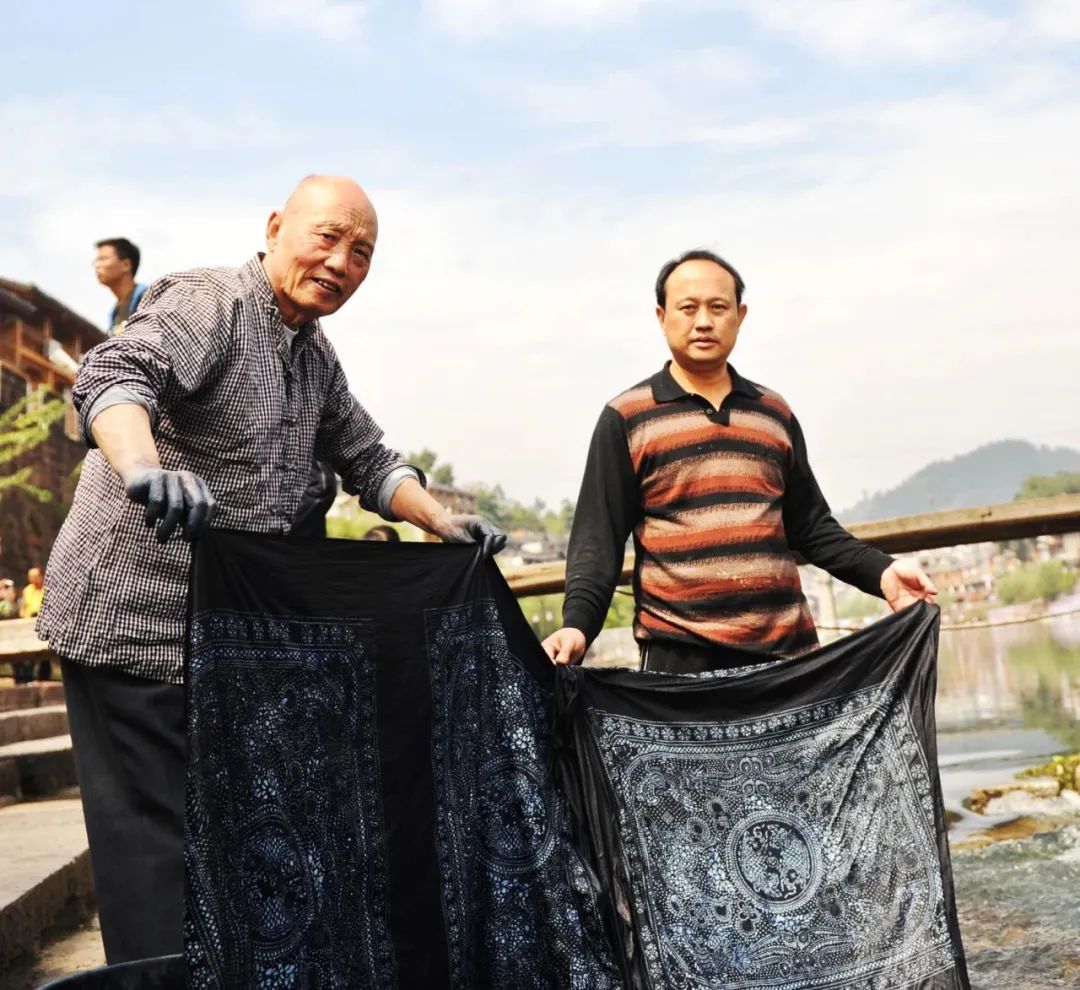 黄永玉的画现在市场价_黄永玉的画值钱吗_黄永玉的画值多少钱