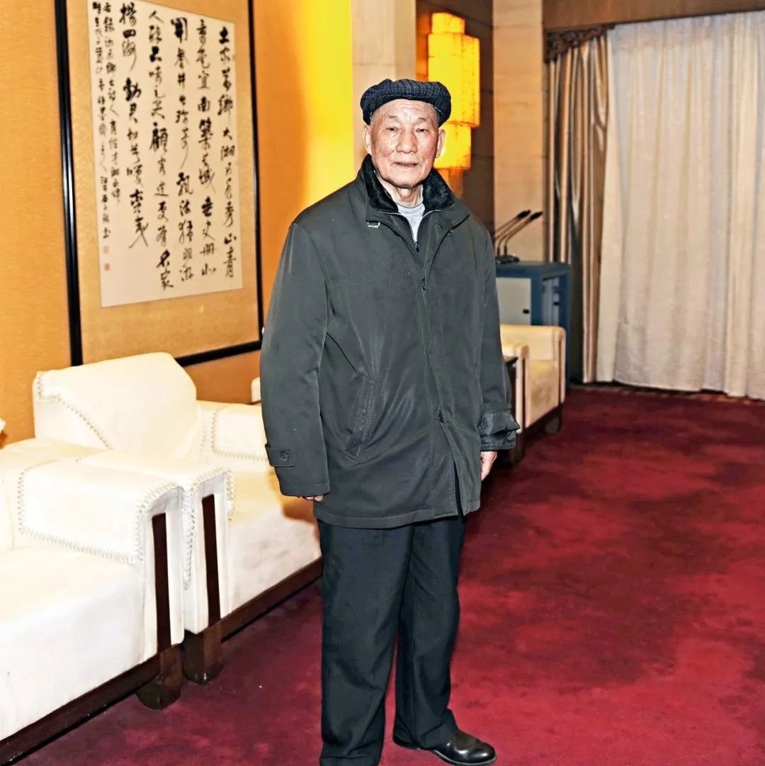 黄永玉的画值钱吗_黄永玉的画值多少钱_黄永玉的画现在市场价