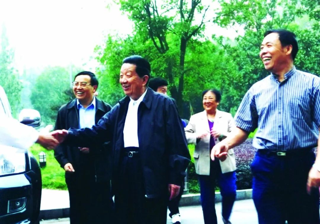 黄永玉的画值多少钱_黄永玉的画值钱吗_黄永玉的画现在市场价