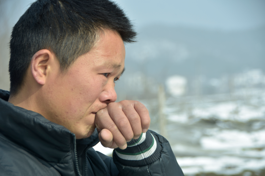 掸去灰尘_掸去的意思是什么_掸去