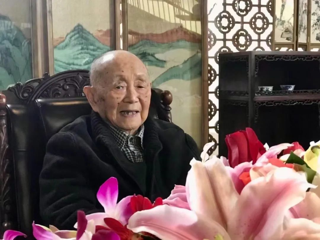 黄永玉的画值钱吗_黄永玉的画值多少钱_黄永玉的画现在市场价