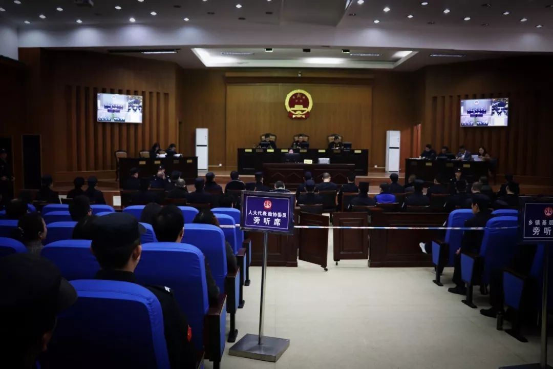 拍手称赞是成语吗_拍手称赞的意思_拍手称快