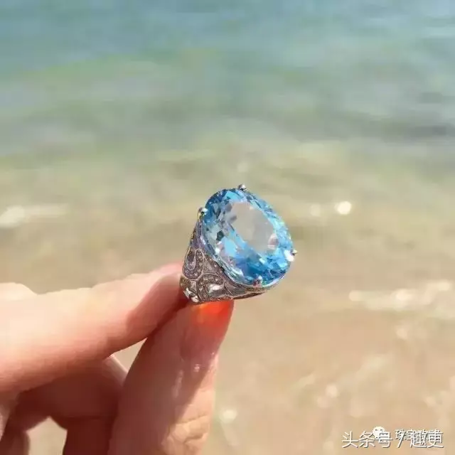 月光石的作用与功效_月光石功效作用与禁忌_月光石功效与作用害处
