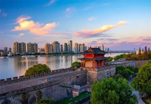 长江三峡豪华旅游船_长江三峡豪华游轮内部图片_长江三峡旅游豪华游轮