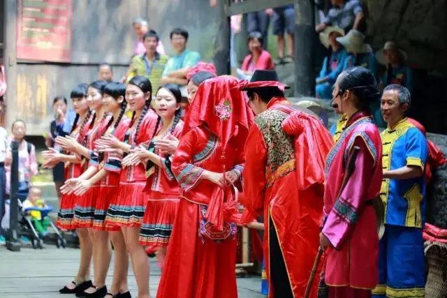 长江三峡豪华旅游船_长江三峡旅游豪华游轮_长江三峡豪华游轮内部图片