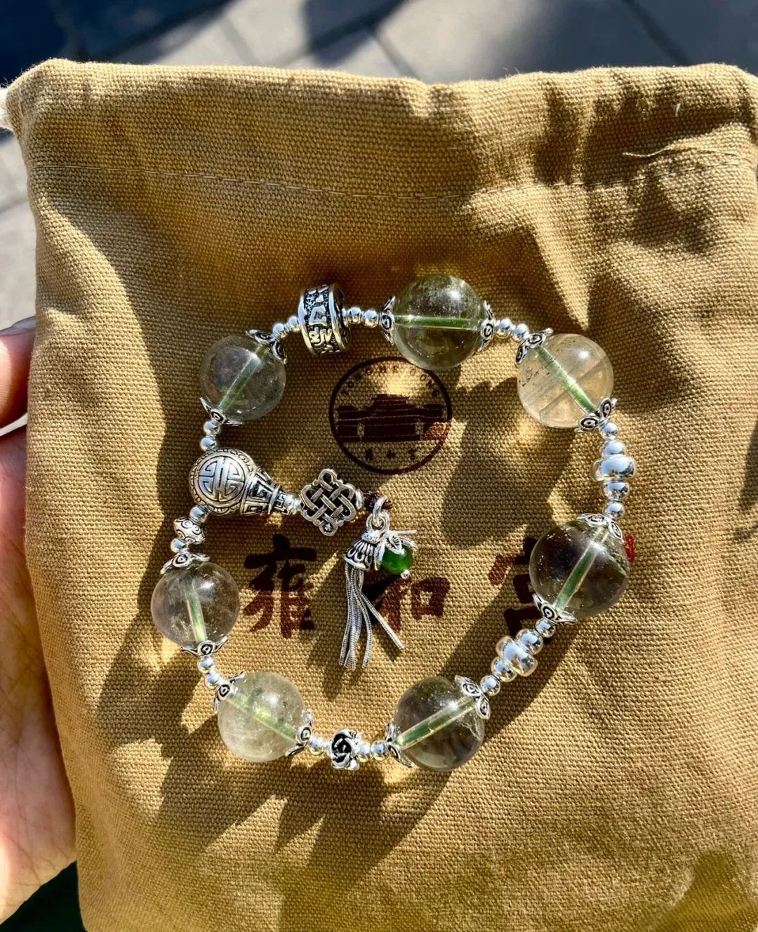 琉璃手镯_琉璃手镯值钱吗_琉璃手镯对人体有害吗