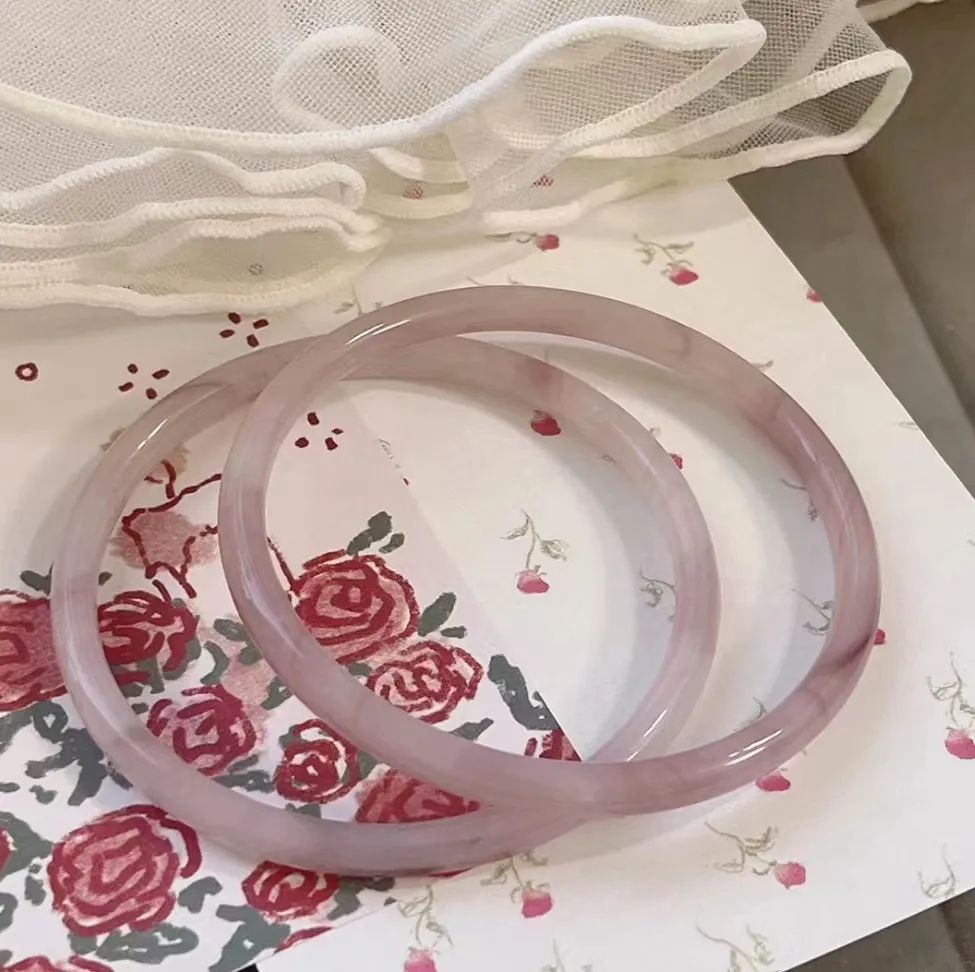 琉璃手镯值多少钱_琉璃手镯的功效与作用_琉璃手镯