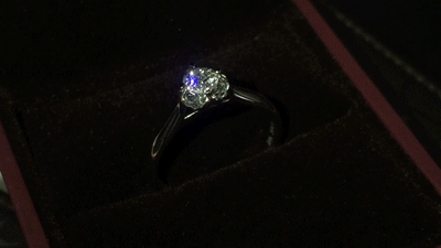 戒指求婚戴哪个手指_戒指求婚和结婚_求婚戒指和结婚戒指是同一个吗