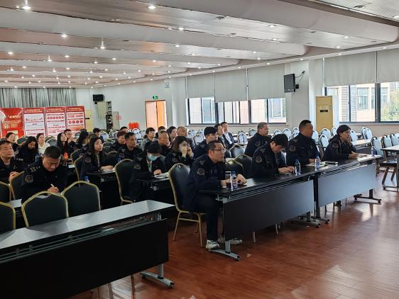 培训热线工作人员_培训热线宣传村_培训热线