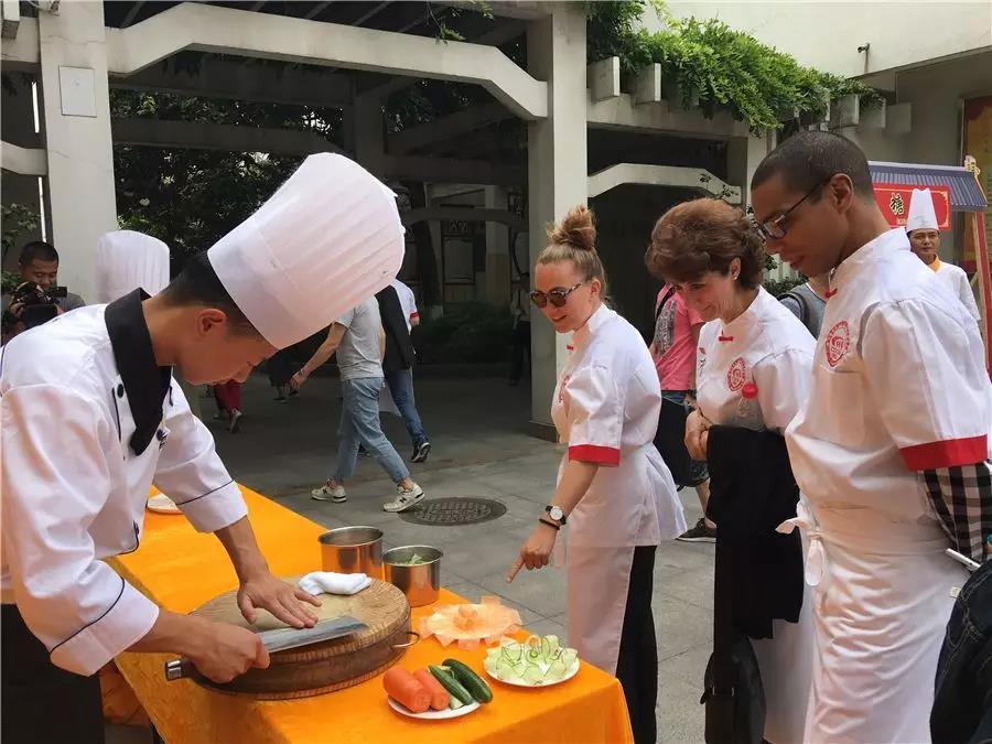 成都五月花职业学校死人_成都五月花烹饪学校_成都五月花技师学校学费