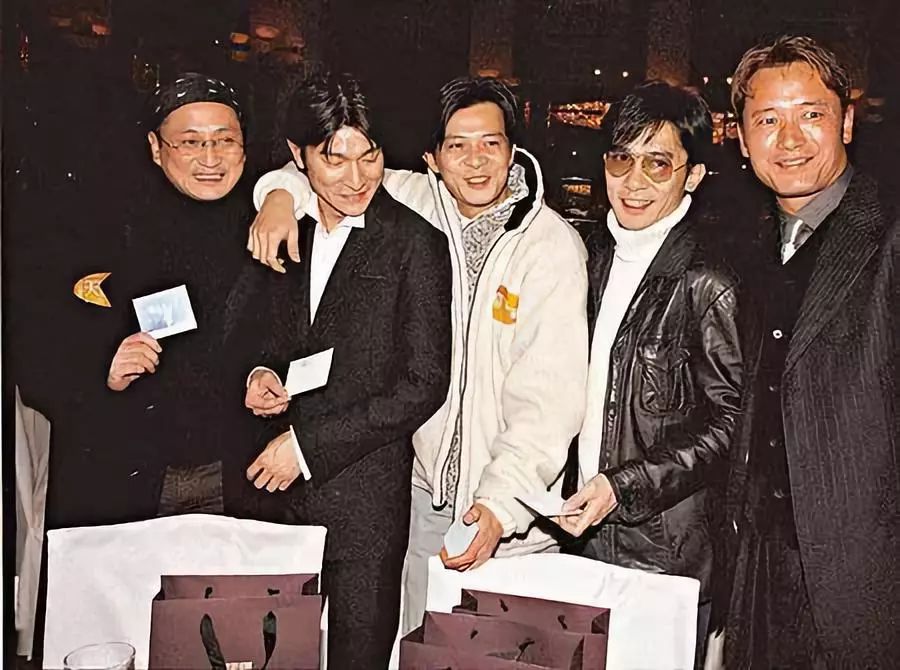 身长玉立可以形容男人吗_长身玉立_长身玉立能形容男子吗
