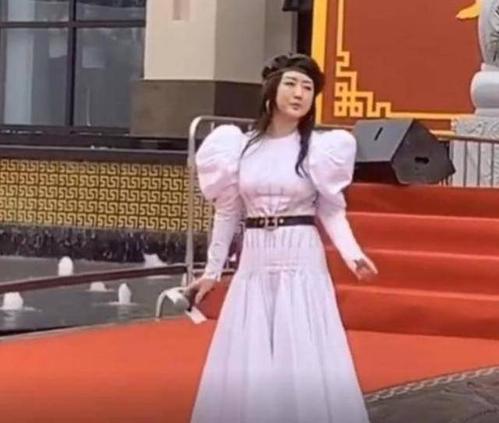 低端黑_低端黑椒鸡排_低端